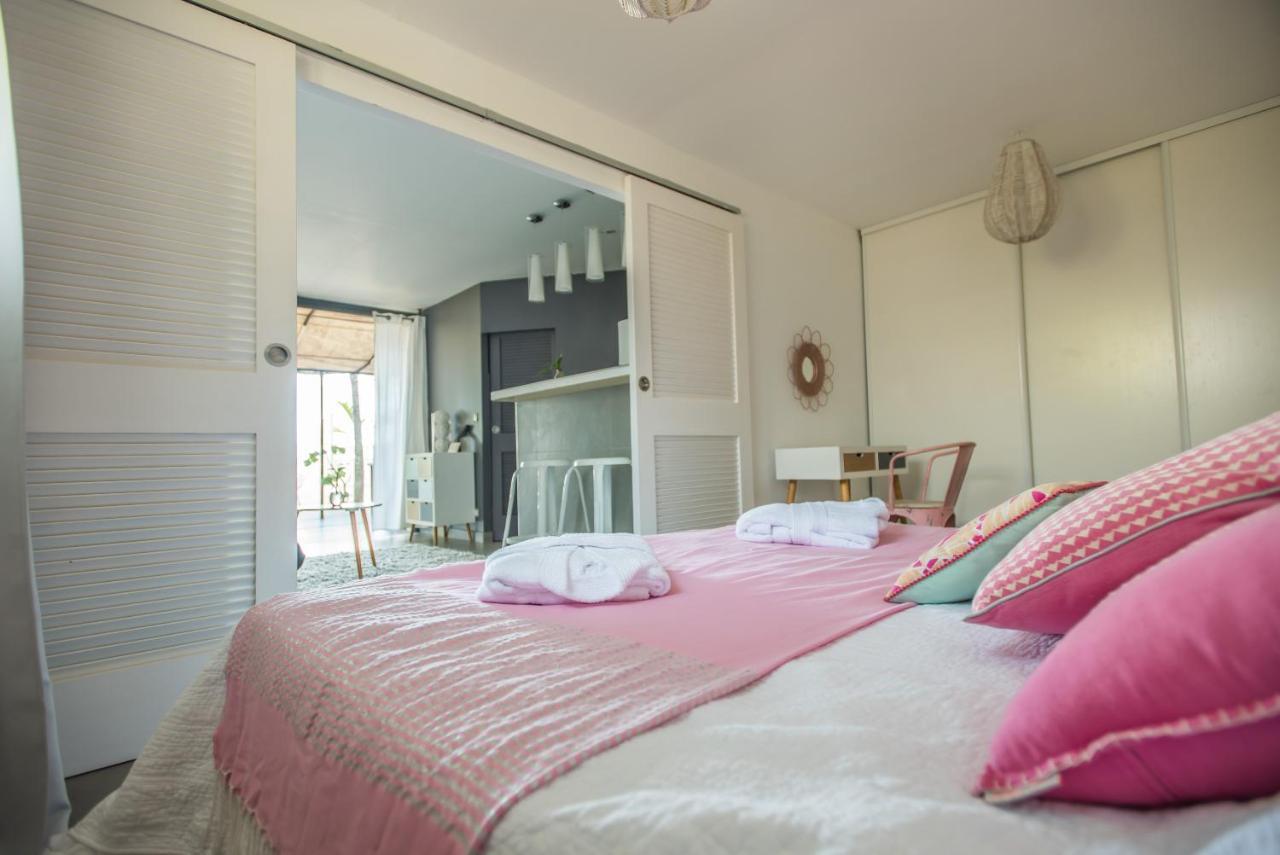 La Boheme, Residence De 5 Appartements Avec Piscine, Vue Ocean, Petite Ile Petite Île Exterior foto